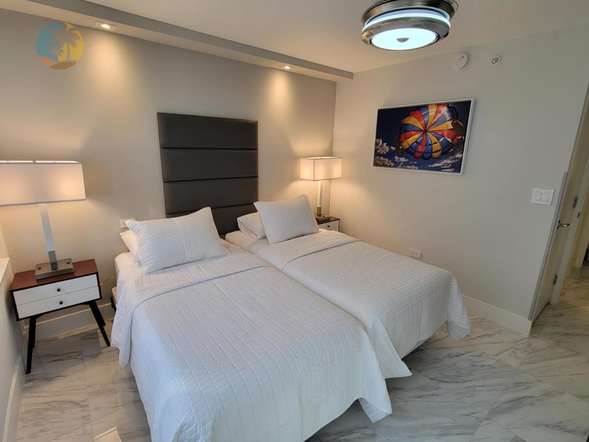 Deluxe Beach Resort - Hora Rentals Miami Beach Eksteriør billede