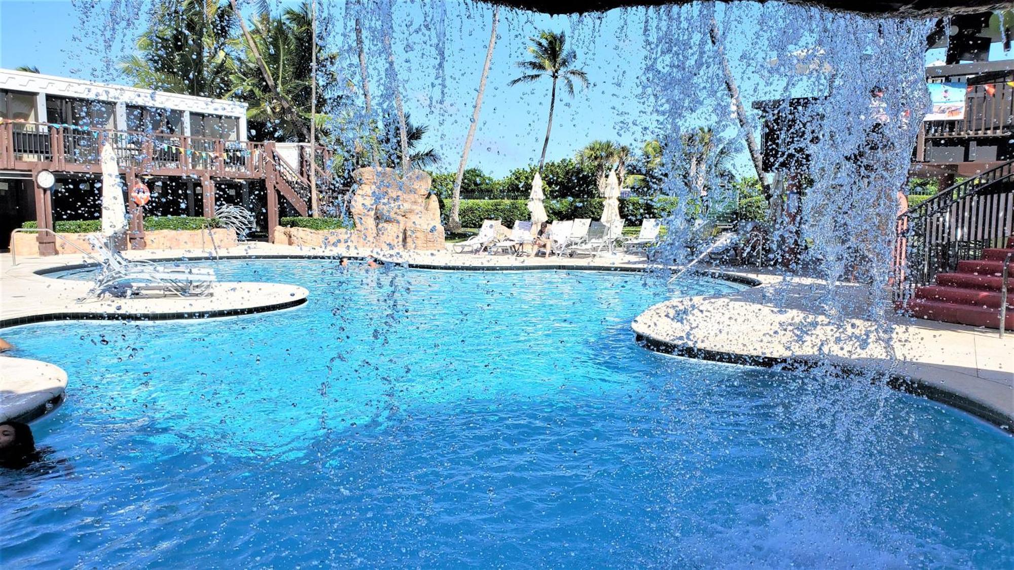 Deluxe Beach Resort - Hora Rentals Miami Beach Eksteriør billede